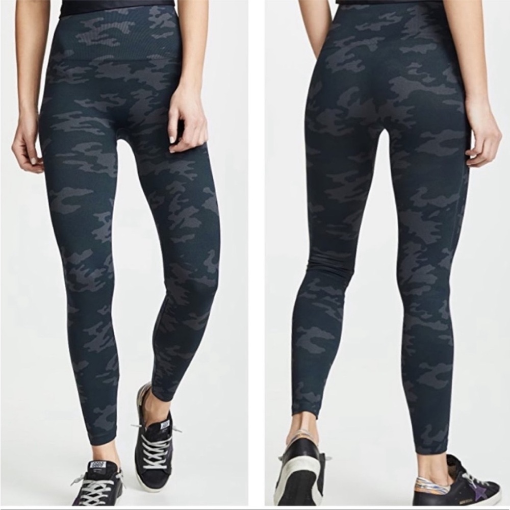 SPANX Seamless Black Camo Leggings Black Shapewear Size M